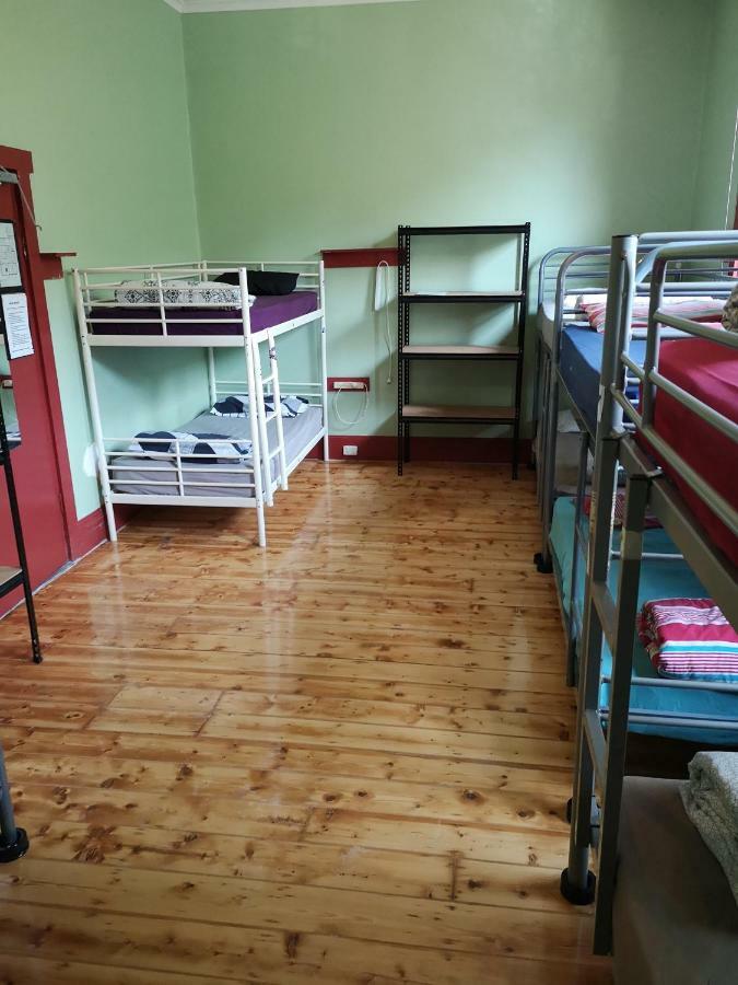 Market Tavern Hostel & Bar Мельбурн Экстерьер фото